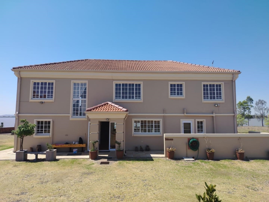 6 Bedroom Property for Sale in Vaal Dam Free State